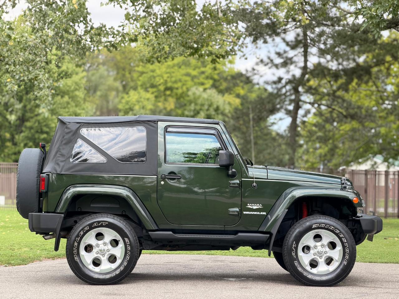 Jeep Wrangler 4WD 2dr Sahara 2010
