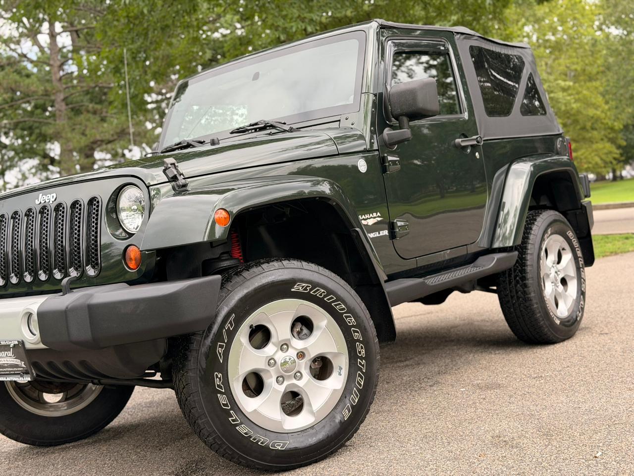 Jeep Wrangler 4WD 2dr Sahara 2010