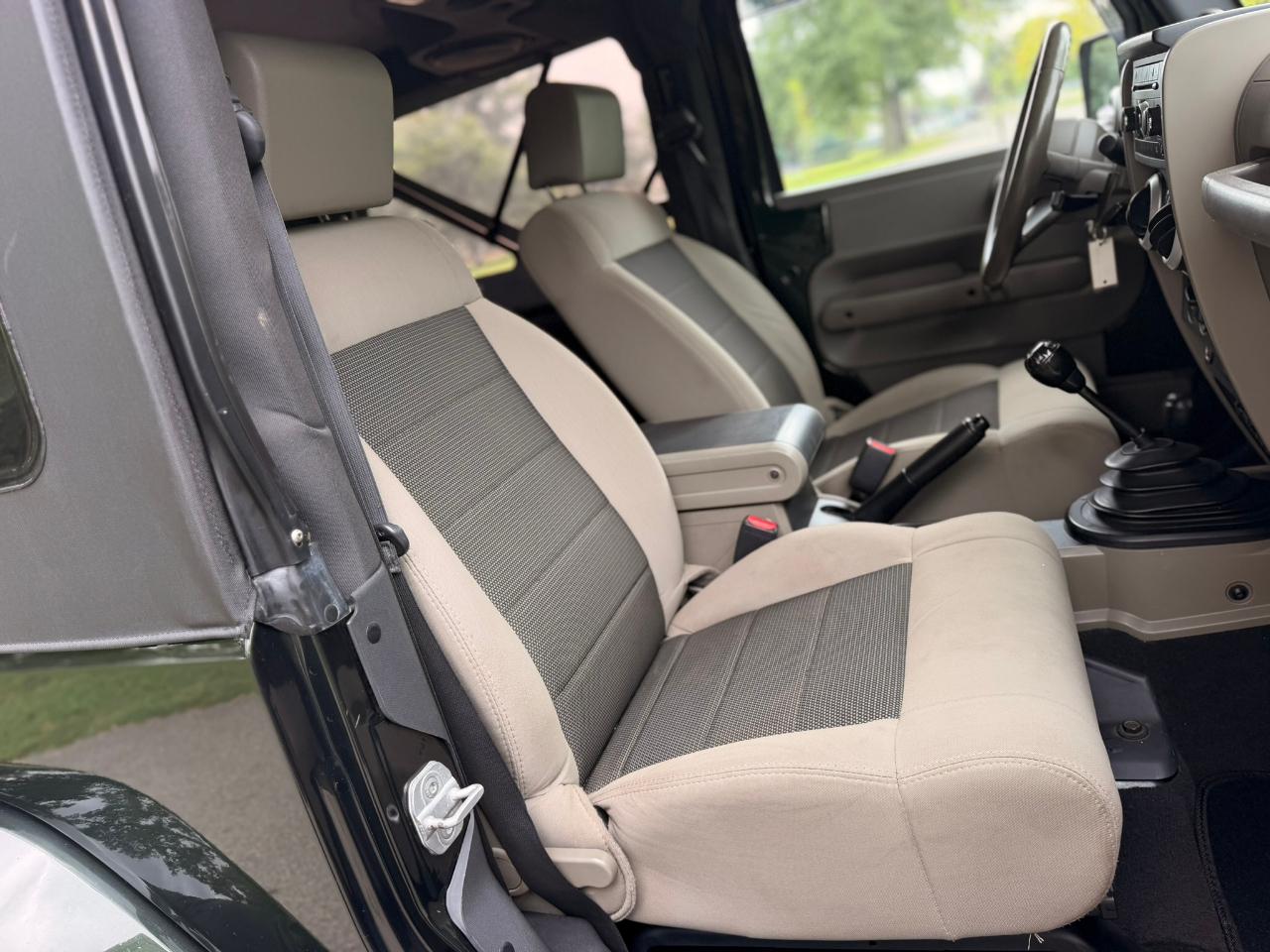 Jeep Wrangler 4WD 2dr Sahara 2010