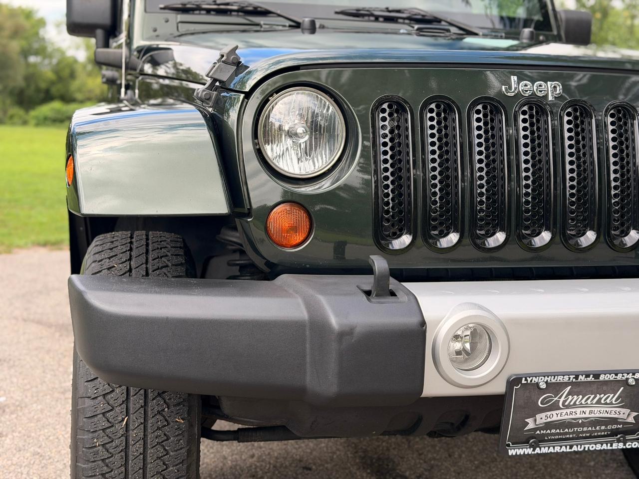 Jeep Wrangler 4WD 2dr Sahara 2010