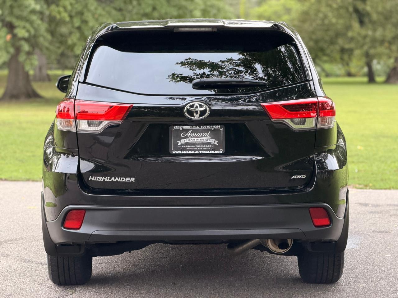 Toyota Highlander LE V6 AWD (Natl) 2019