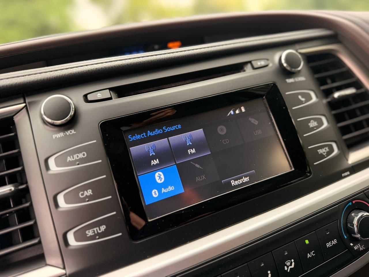 Toyota Highlander LE V6 AWD (Natl) 2019
