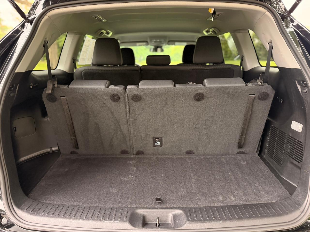 Toyota Highlander LE V6 AWD (Natl) 2019
