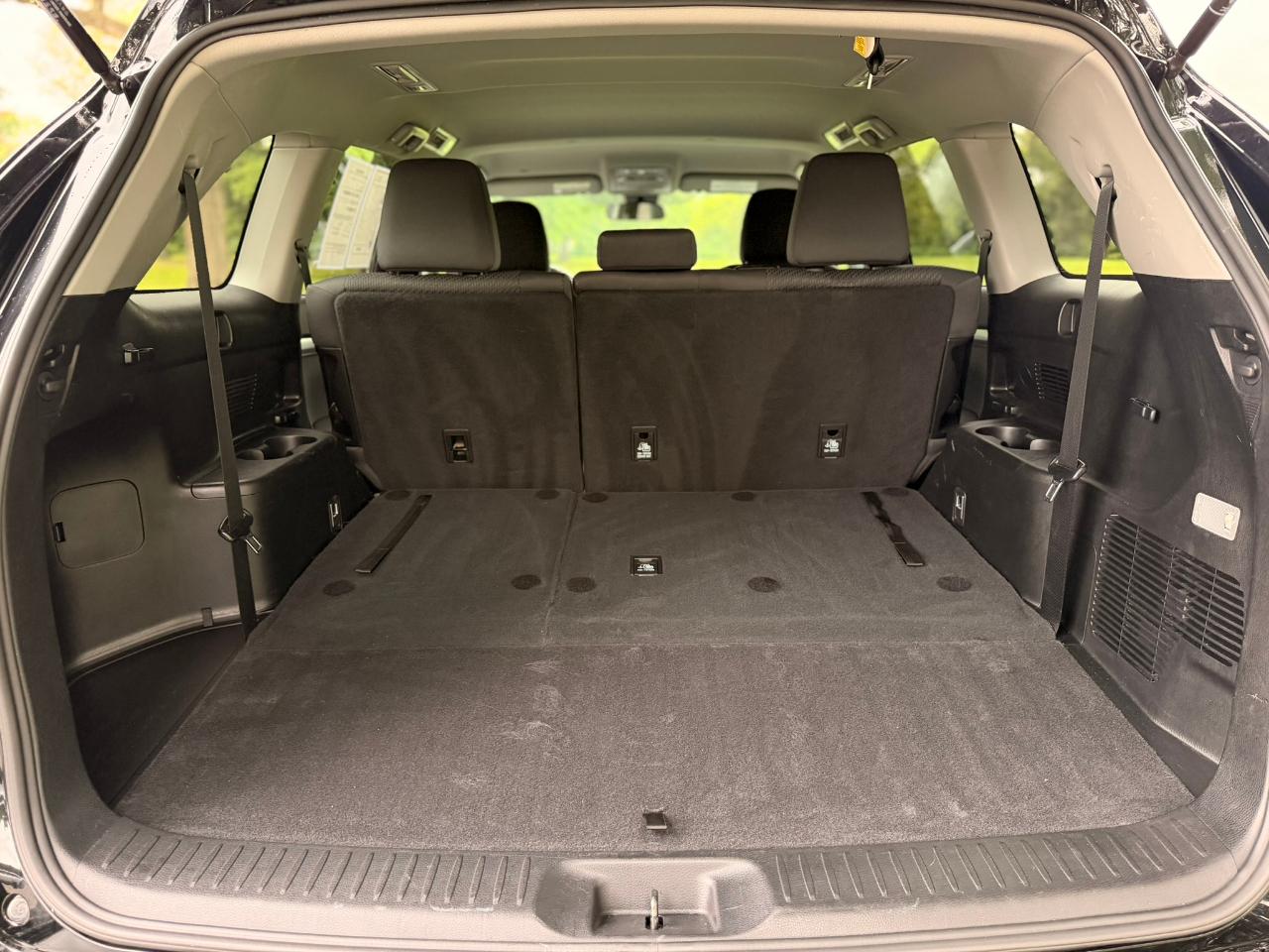 Toyota Highlander LE V6 AWD (Natl) 2019