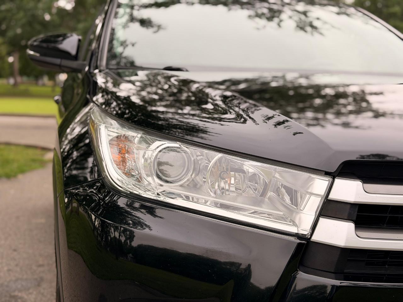 Toyota Highlander LE V6 AWD (Natl) 2019