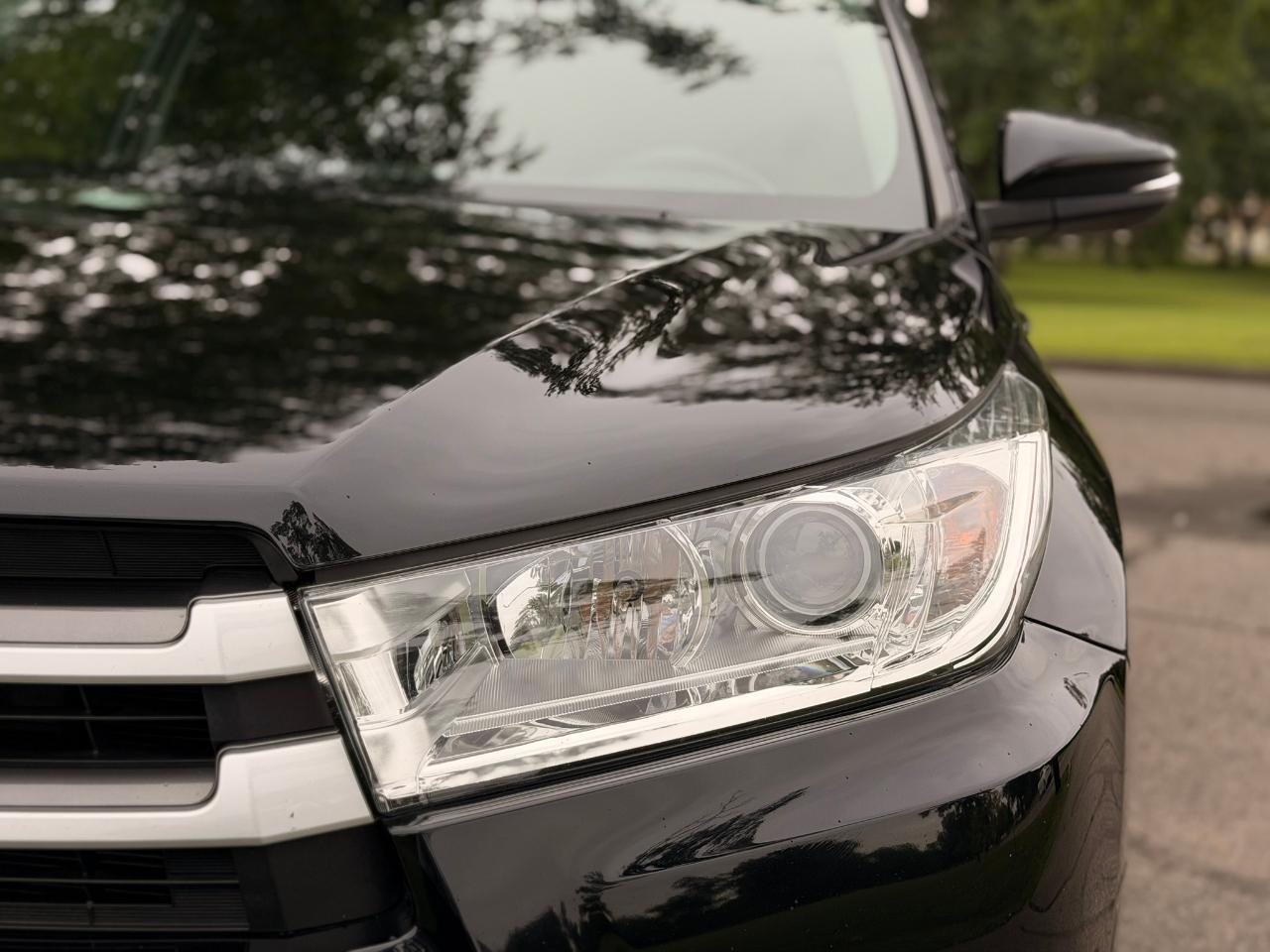 Toyota Highlander LE V6 AWD (Natl) 2019