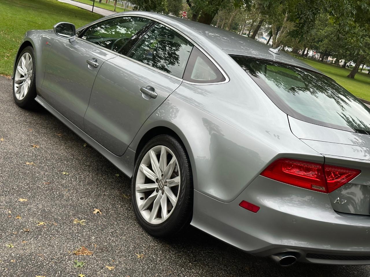 Audi A7 4dr HB quattro 3.0 Premium 2012