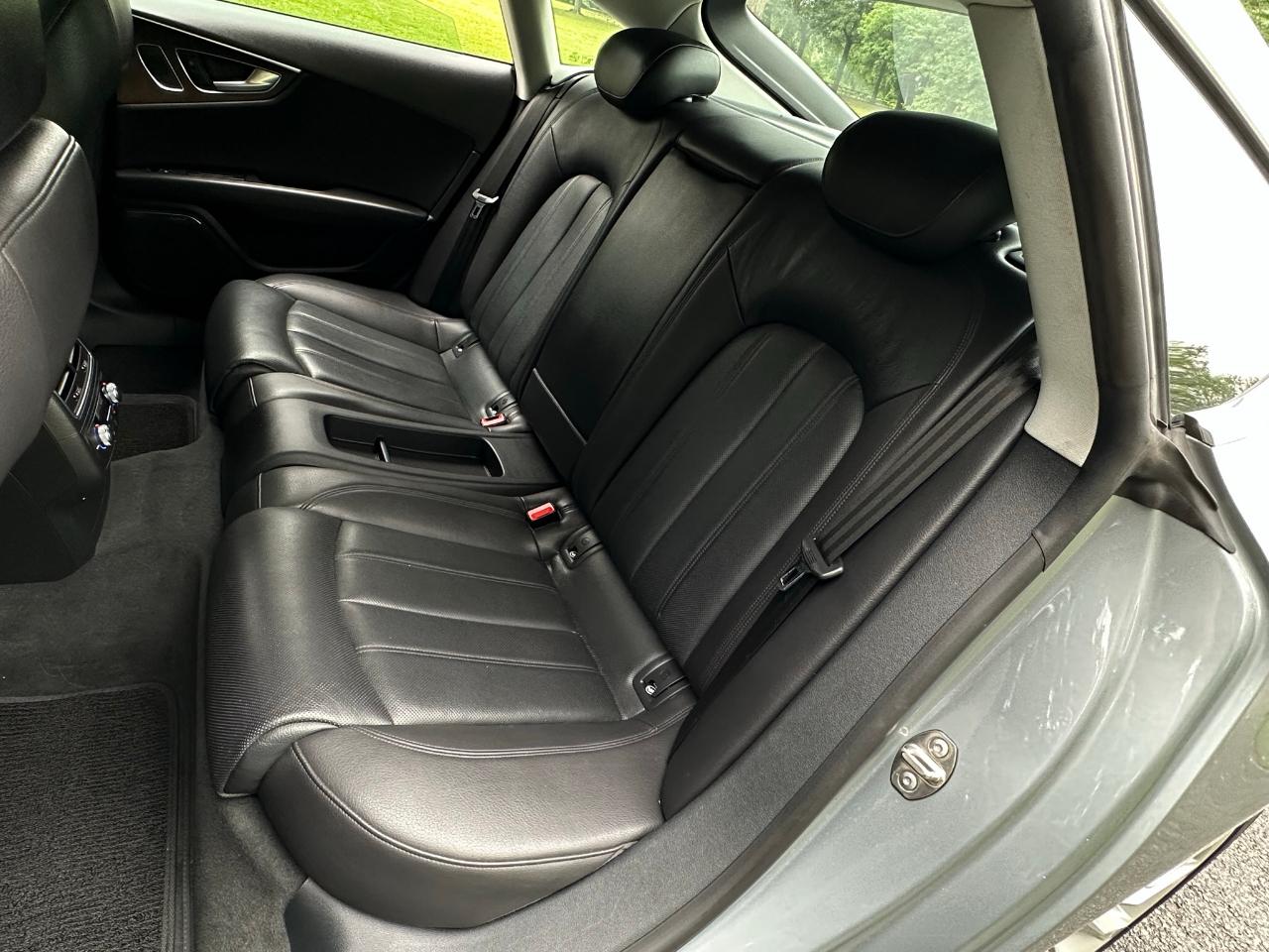 Audi A7 4dr HB quattro 3.0 Premium 2012