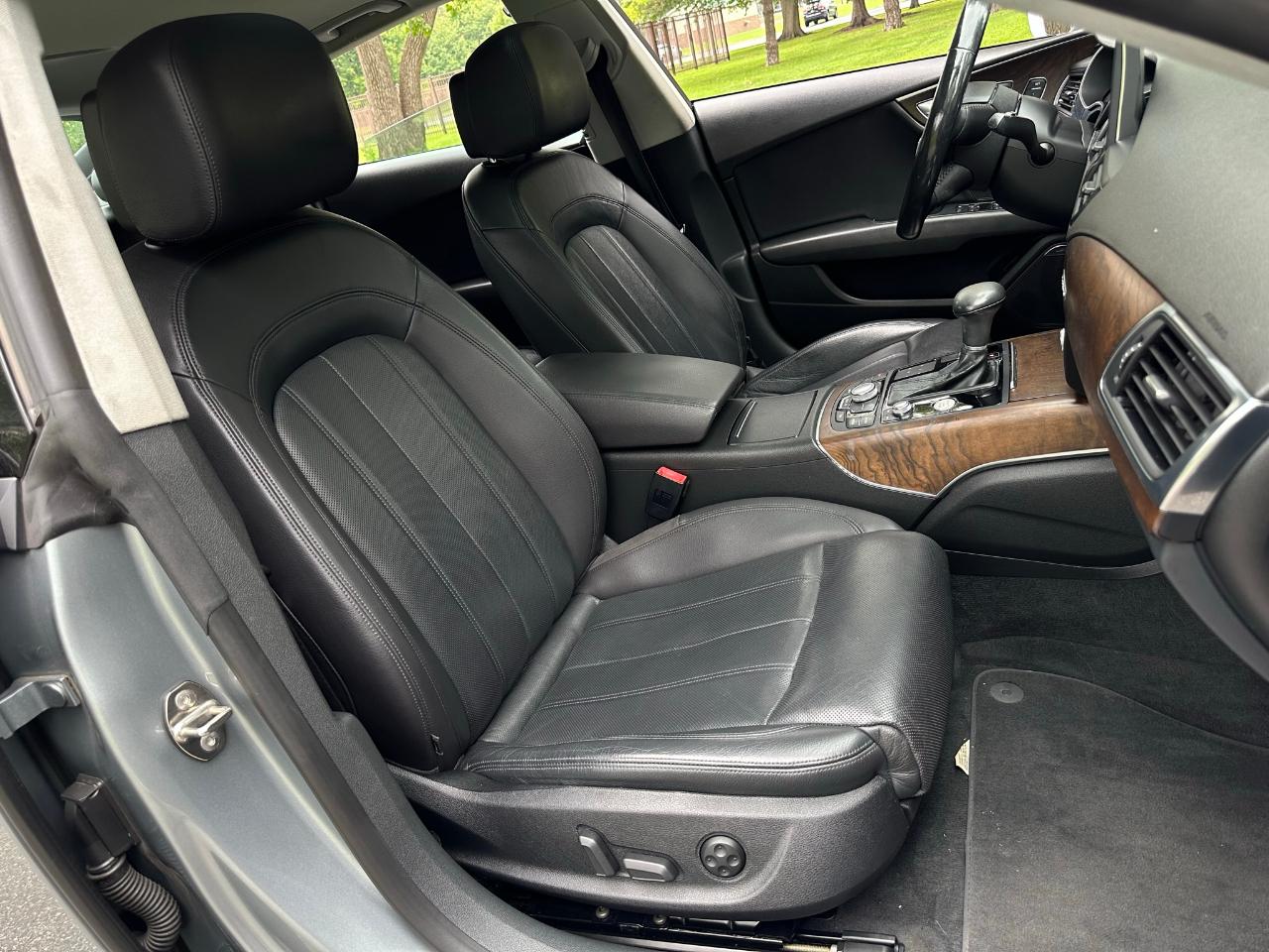 Audi A7 4dr HB quattro 3.0 Premium 2012