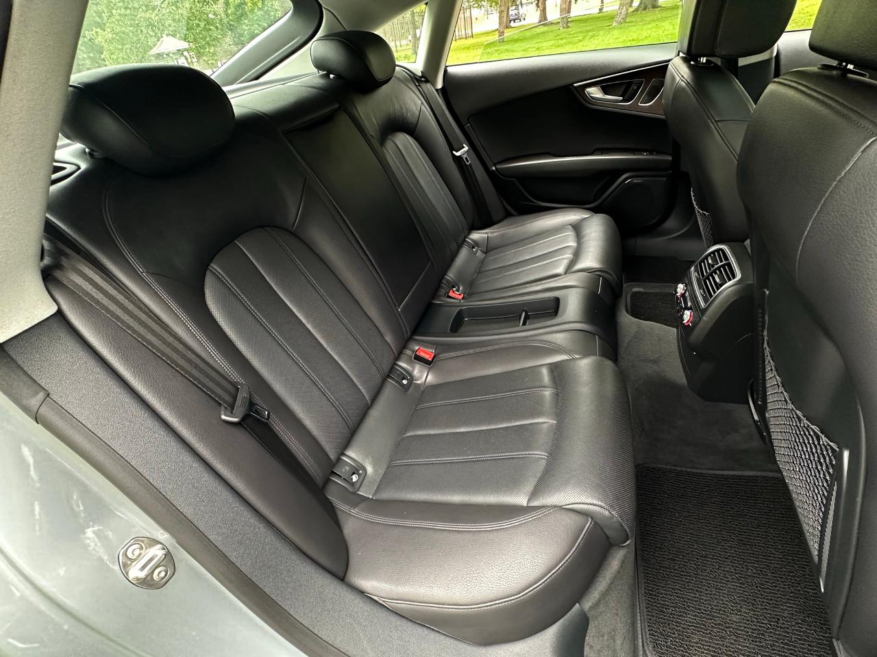 Audi A7 4dr HB quattro 3.0 Premium 2012
