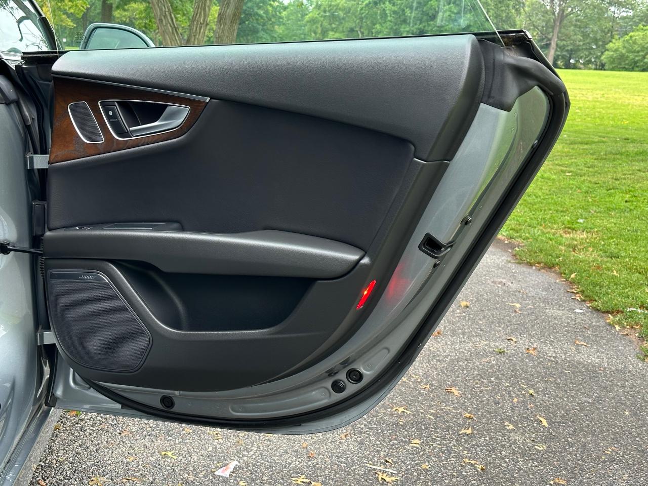 Audi A7 4dr HB quattro 3.0 Premium 2012