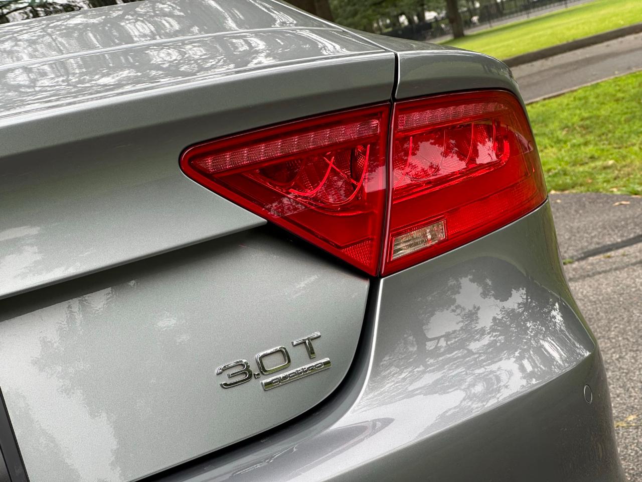 Audi A7 4dr HB quattro 3.0 Premium 2012
