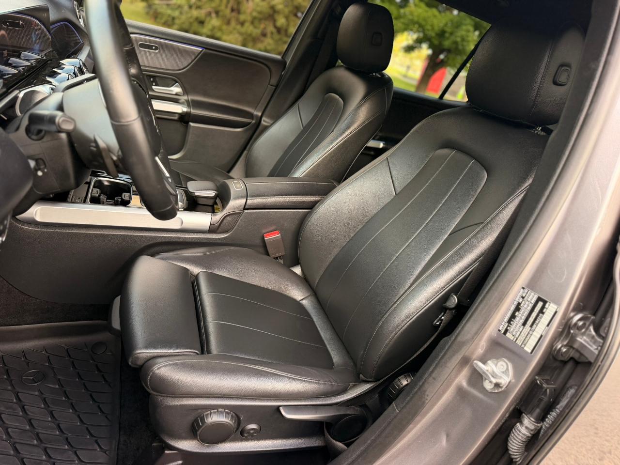 Mercedes-Benz GLB GLB 250 4MATIC SUV 2022