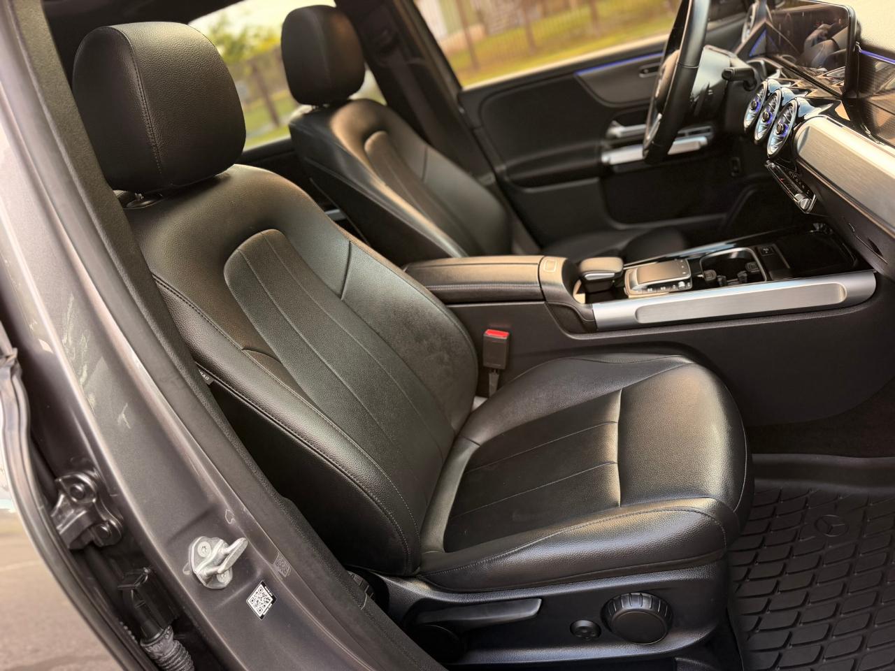 Mercedes-Benz GLB GLB 250 4MATIC SUV 2022