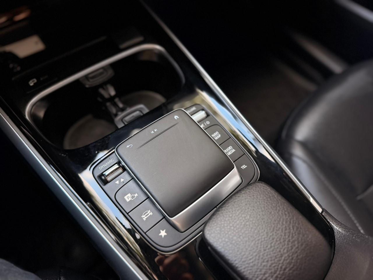 Mercedes-Benz GLB GLB 250 4MATIC SUV 2022