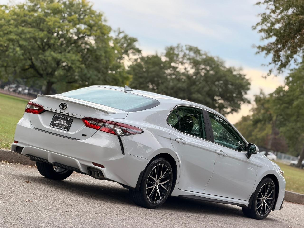 Toyota Camry SE Auto (Natl) 2024
