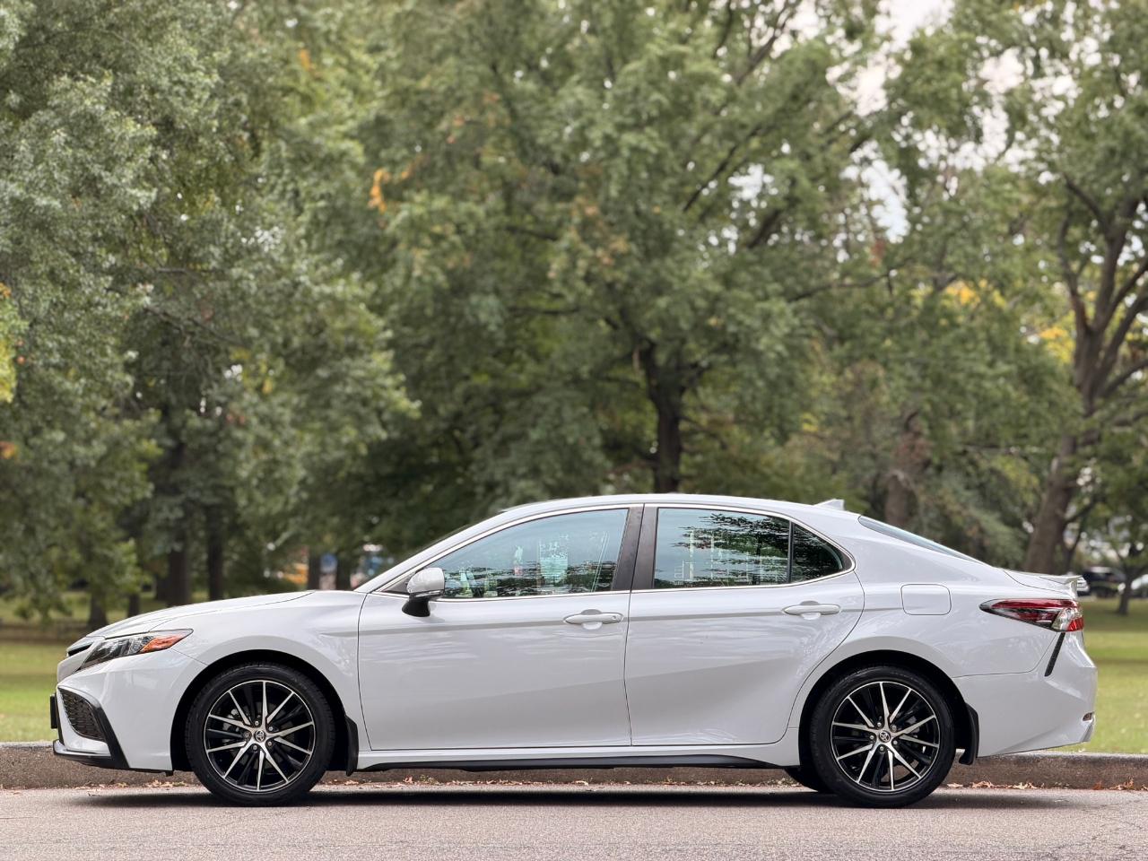 Toyota Camry SE Auto (Natl) 2024