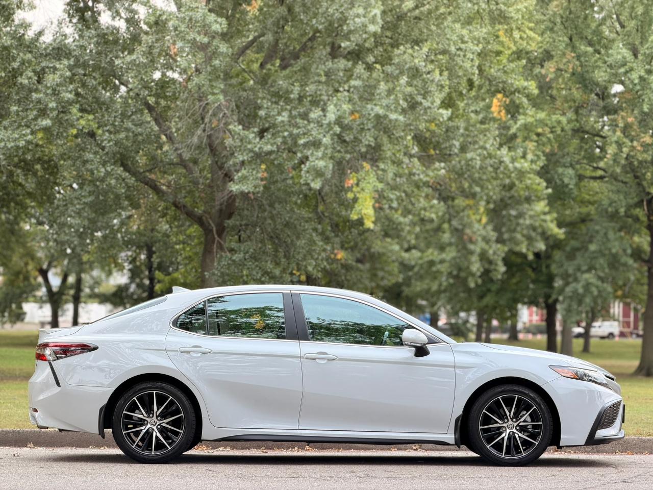 Toyota Camry SE Auto (Natl) 2024