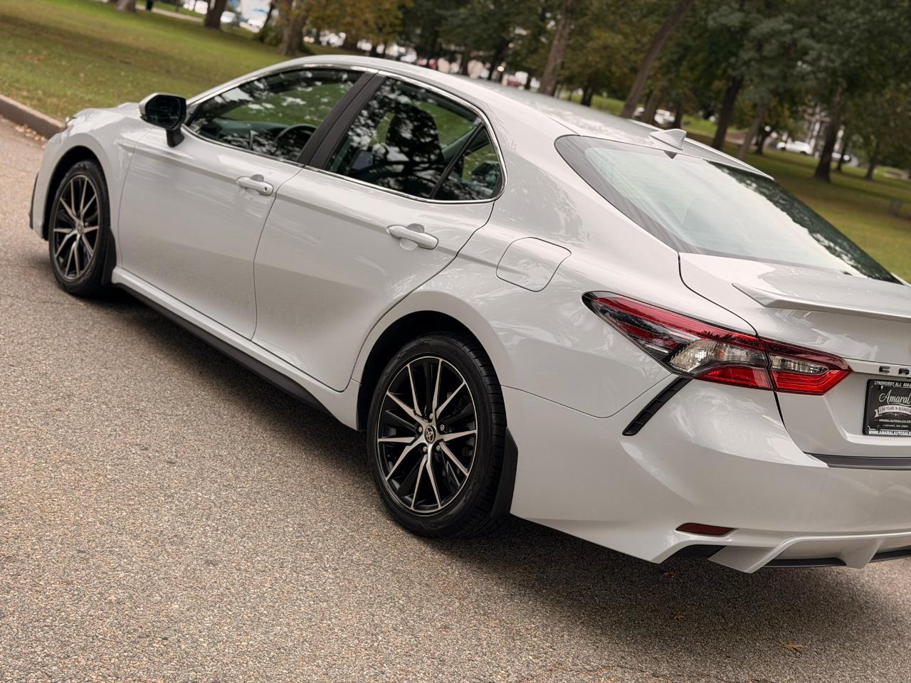 Toyota Camry SE Auto (Natl) 2024