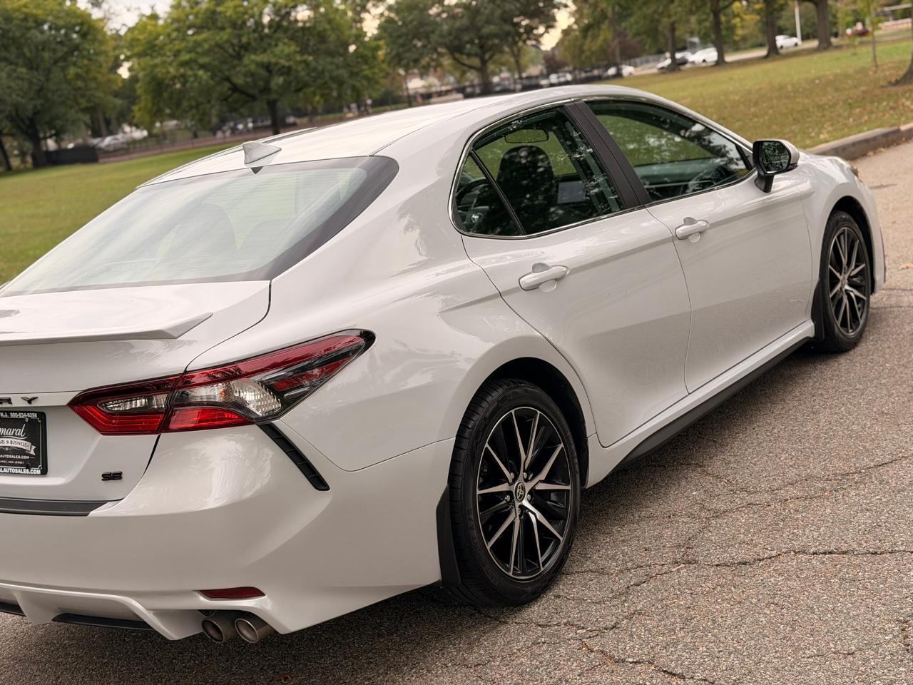 Toyota Camry SE Auto (Natl) 2024