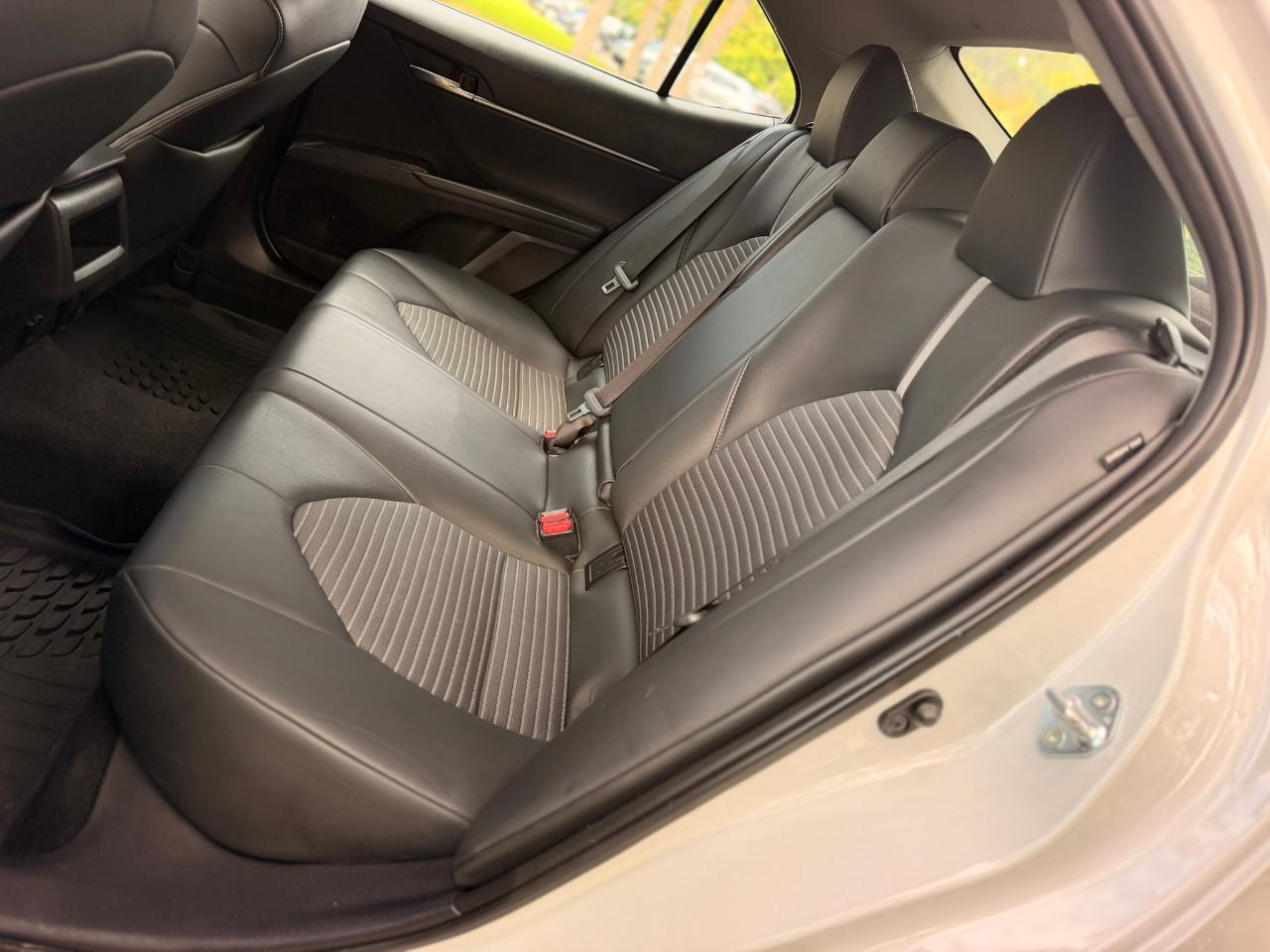 Toyota Camry SE Auto (Natl) 2024