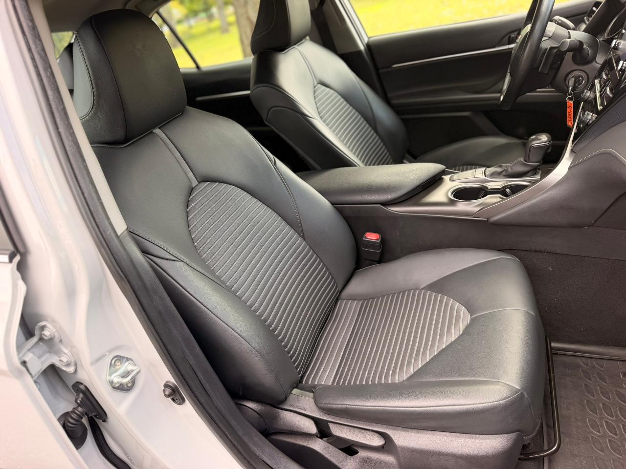 Toyota Camry SE Auto (Natl) 2024