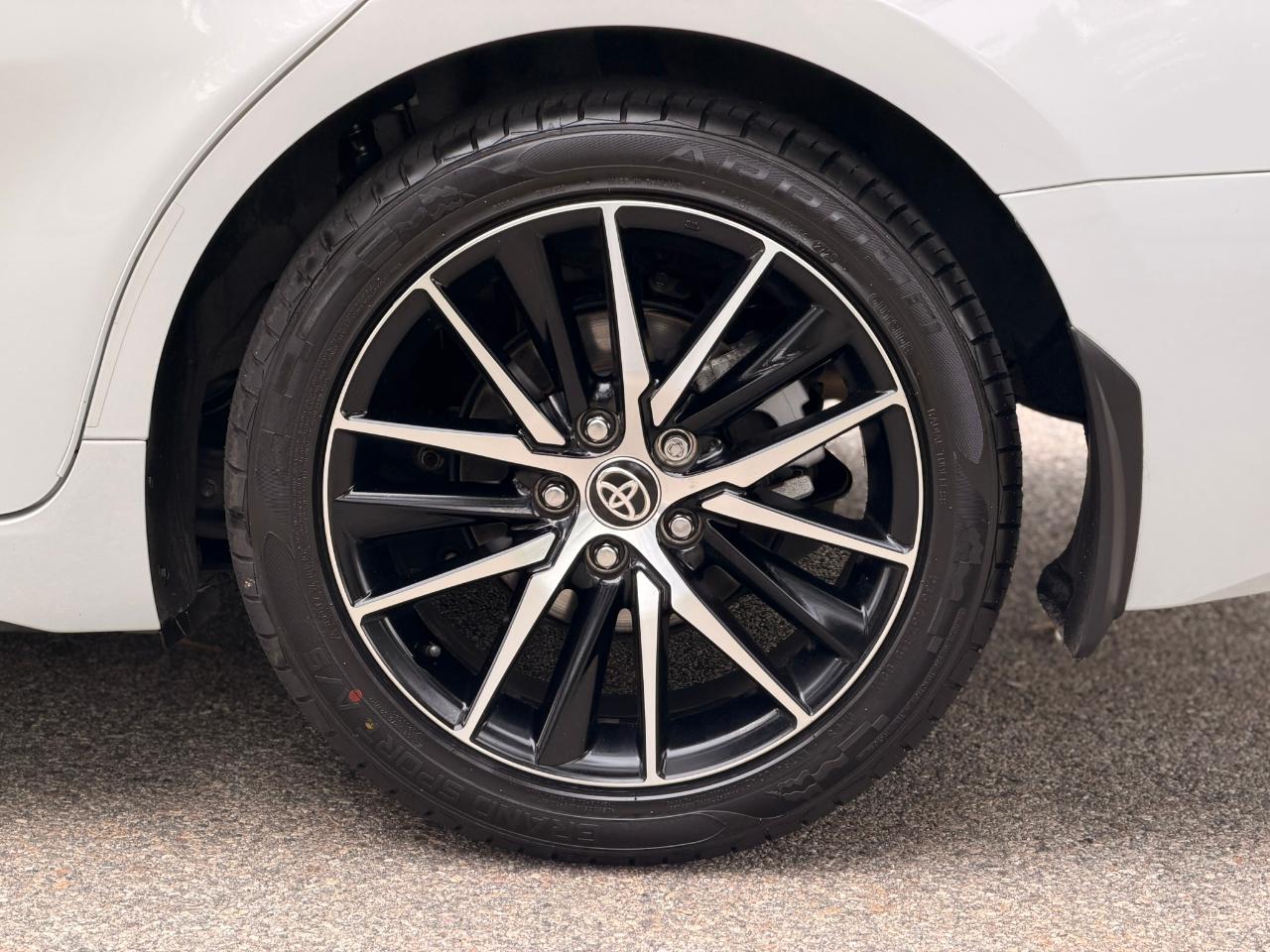 Toyota Camry SE Auto (Natl) 2024