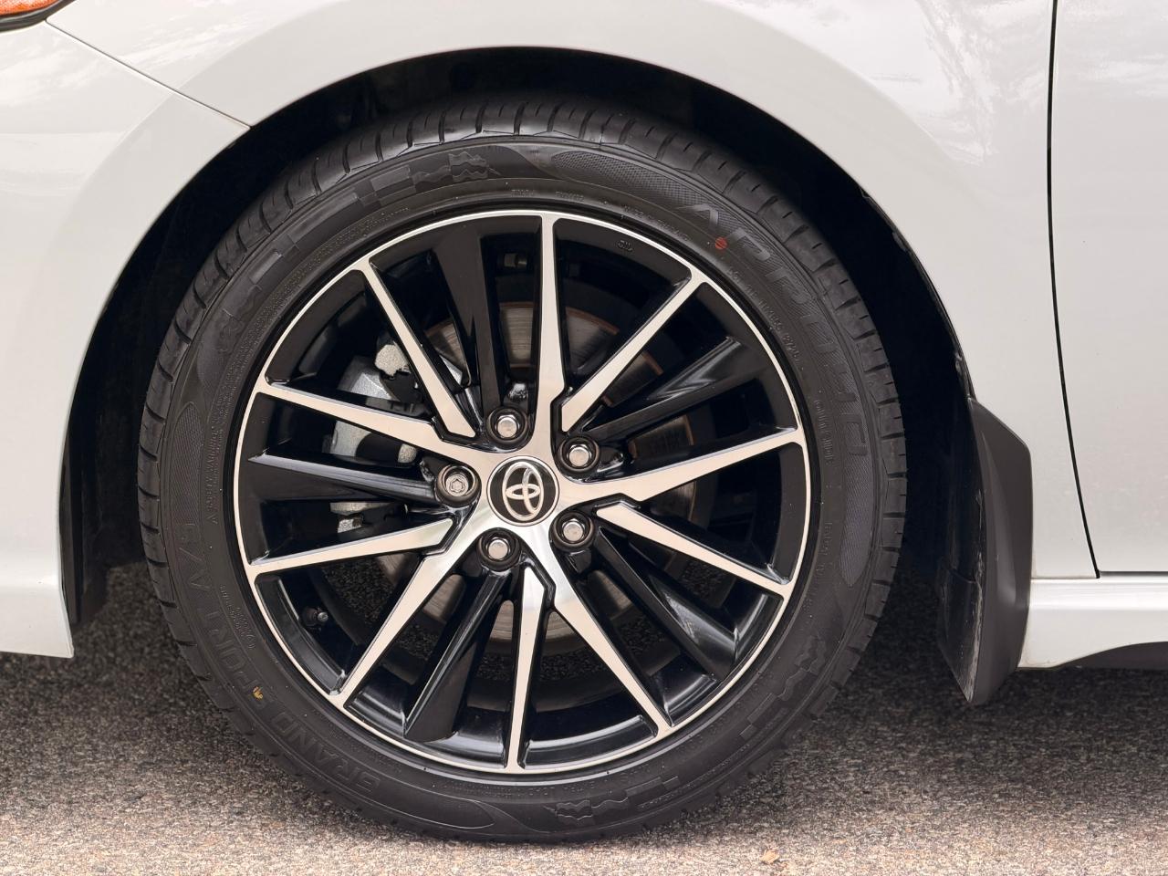Toyota Camry SE Auto (Natl) 2024