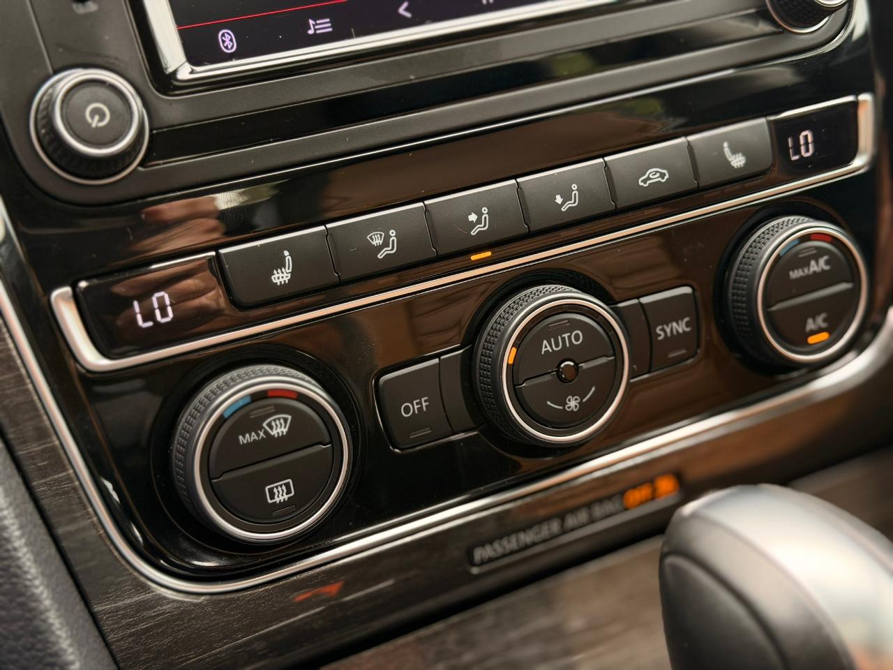 Volkswagen Passat 2.0T SEL Premium Auto 2018