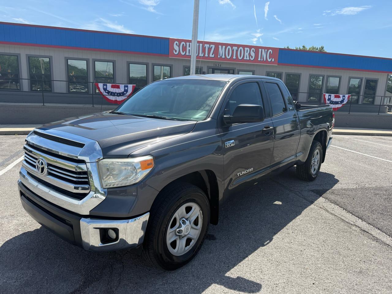 Toyota Tundra SR5 5.7L V8 Double Cab 2WD 2016