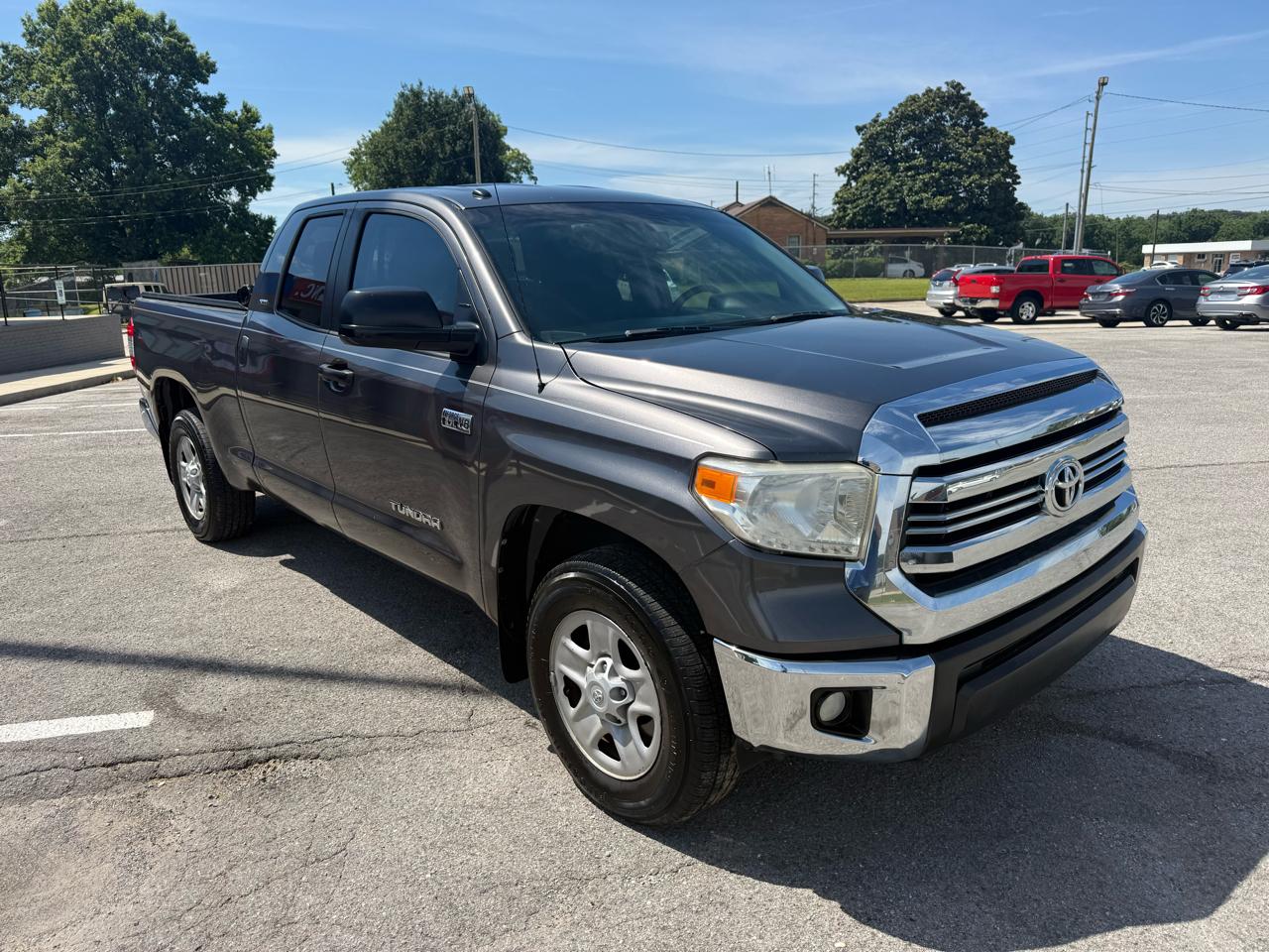 Toyota Tundra SR5 5.7L V8 Double Cab 2WD 2016