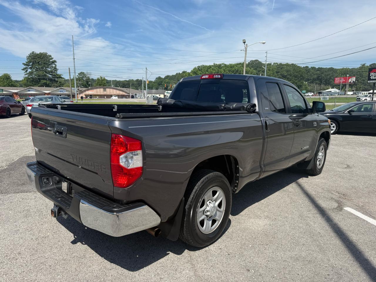 Toyota Tundra SR5 5.7L V8 Double Cab 2WD 2016