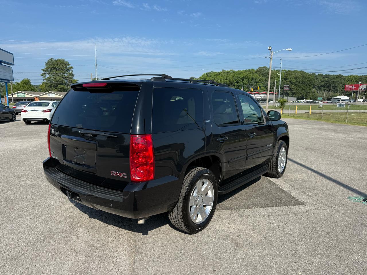 GMC Yukon SLT1 2WD 2011