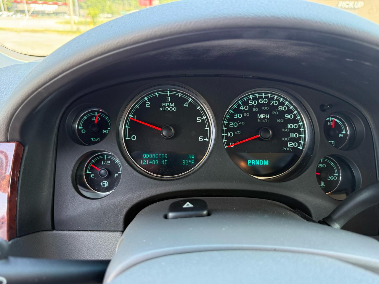 GMC Yukon SLT1 2WD 2011