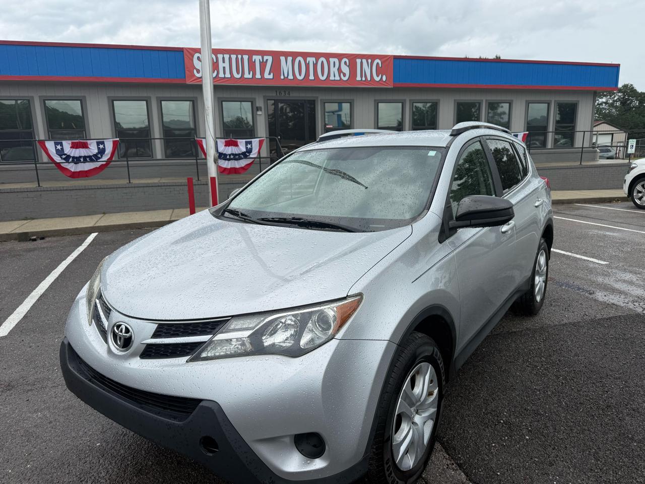 Toyota RAV4 LE FWD 2013
