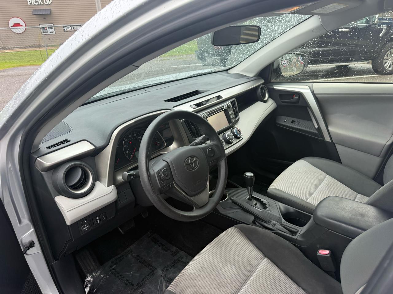 Toyota RAV4 LE FWD 2013