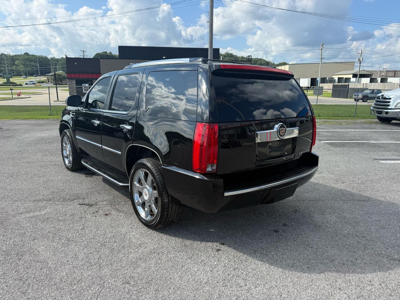 Cadillac Escalade 2WD Luxury 2013