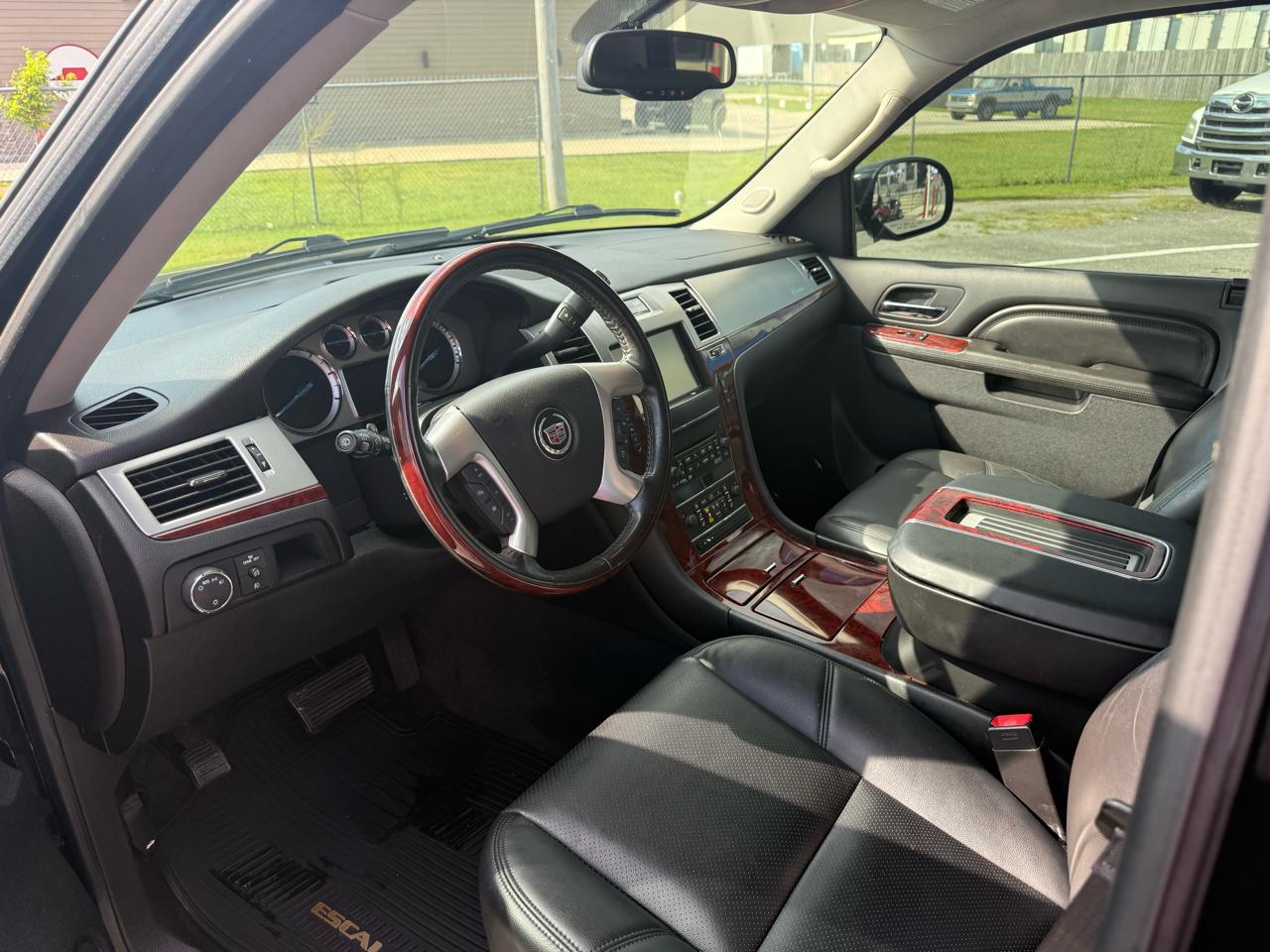 Cadillac Escalade 2WD Luxury 2013