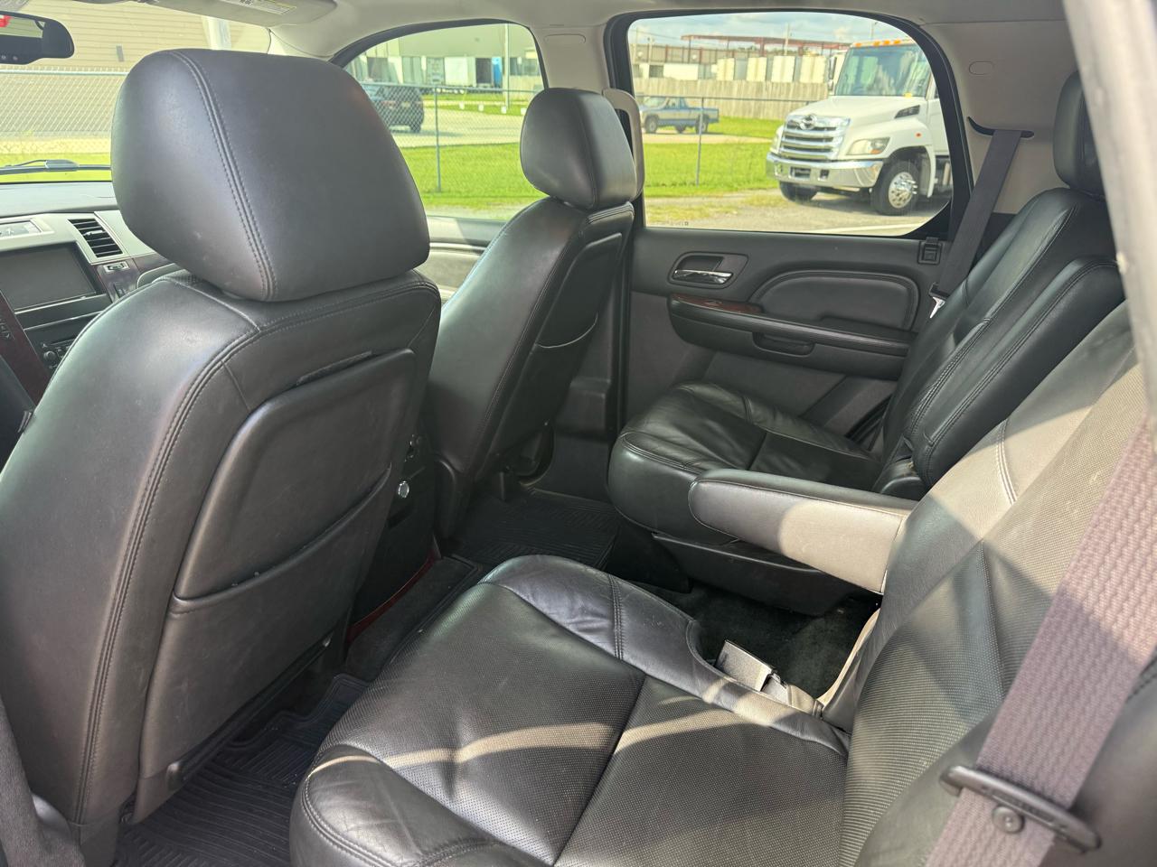 Cadillac Escalade 2WD Luxury 2013