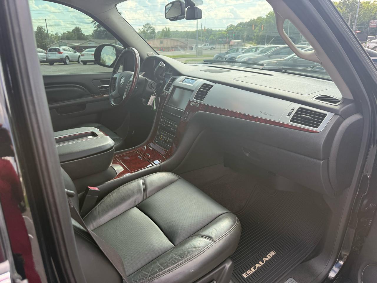 Cadillac Escalade 2WD Luxury 2013