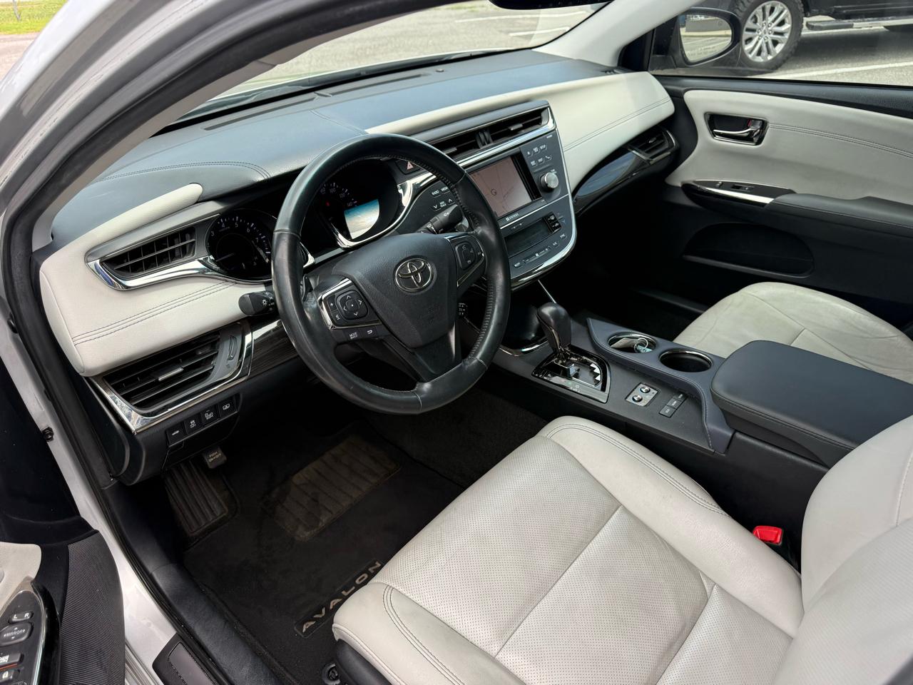 Toyota Avalon XLE 2014