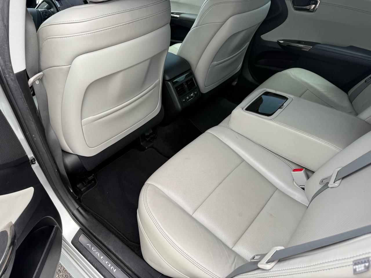 Toyota Avalon XLE 2014