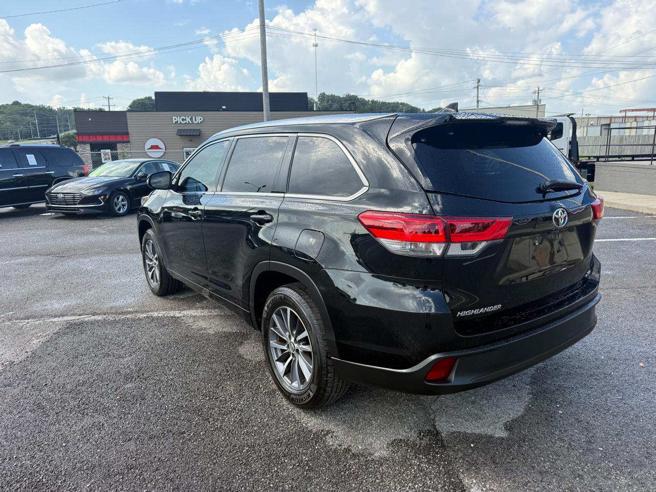 Toyota Highlander XLE FWD V6 2017