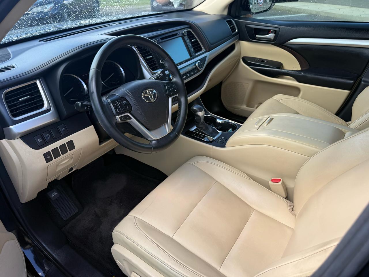 Toyota Highlander XLE FWD V6 2017