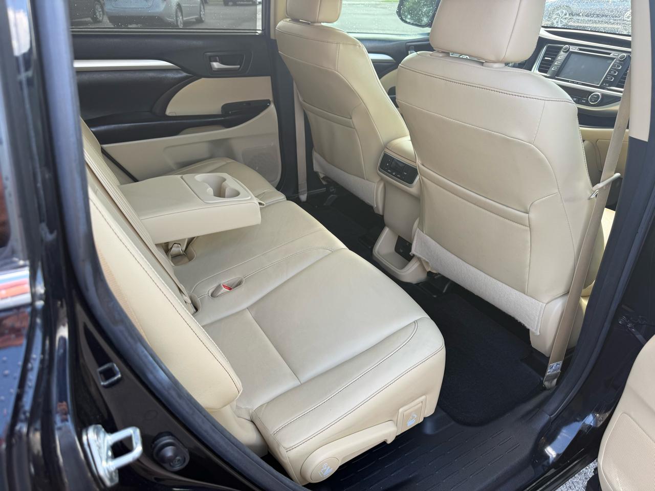 Toyota Highlander XLE FWD V6 2017
