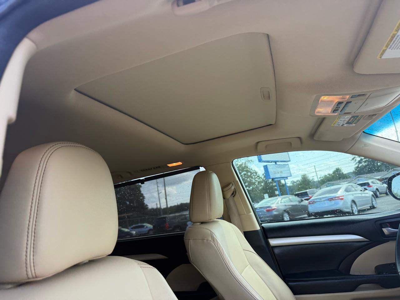 Toyota Highlander XLE FWD V6 2017