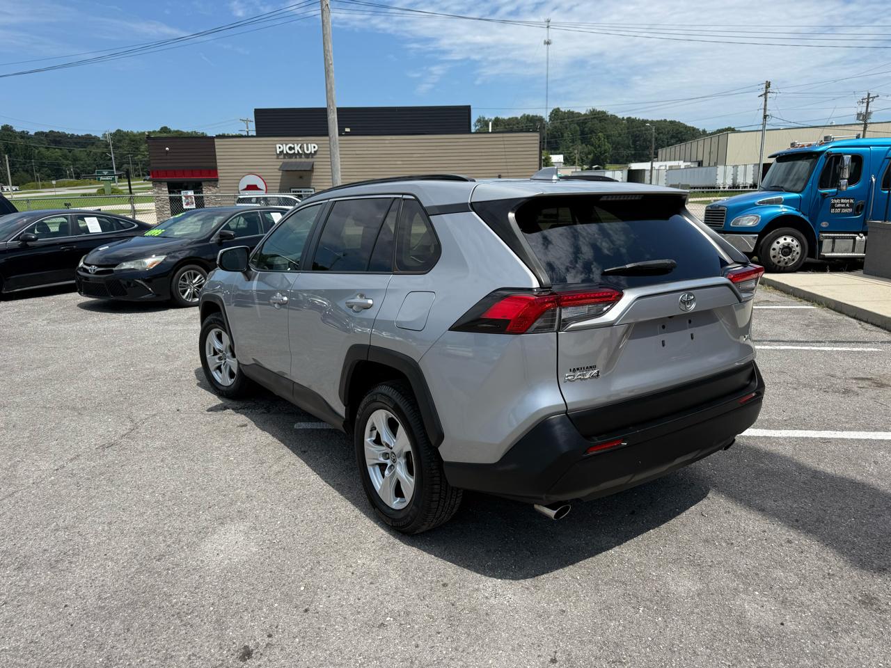 Toyota RAV4 XLE 2019