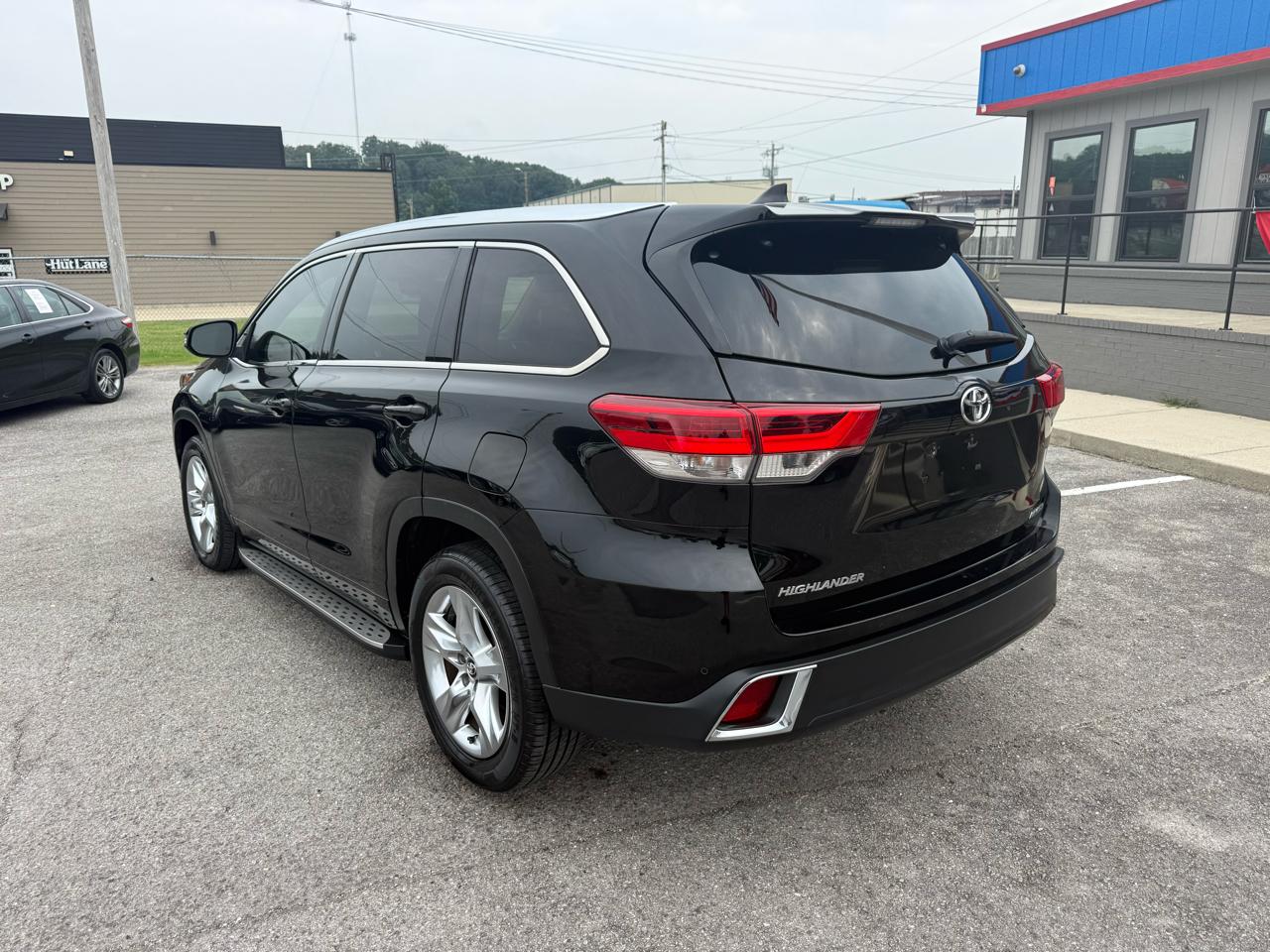 Toyota Highlander Limited Platinum FWD V6 2017