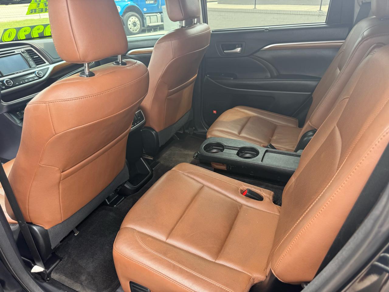 Toyota Highlander Limited Platinum FWD V6 2017