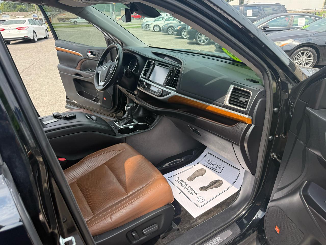 Toyota Highlander Limited Platinum FWD V6 2017